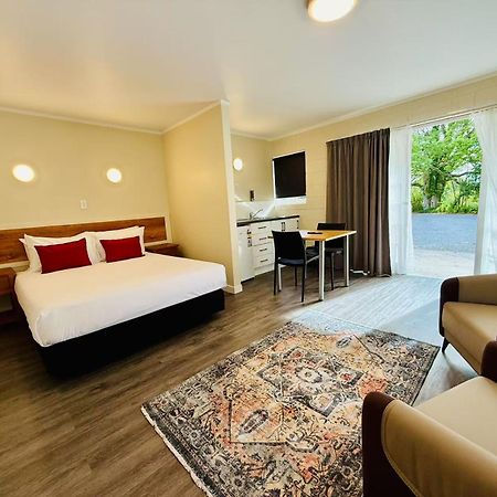 Colonial City Motel Hamilton Bagian luar foto