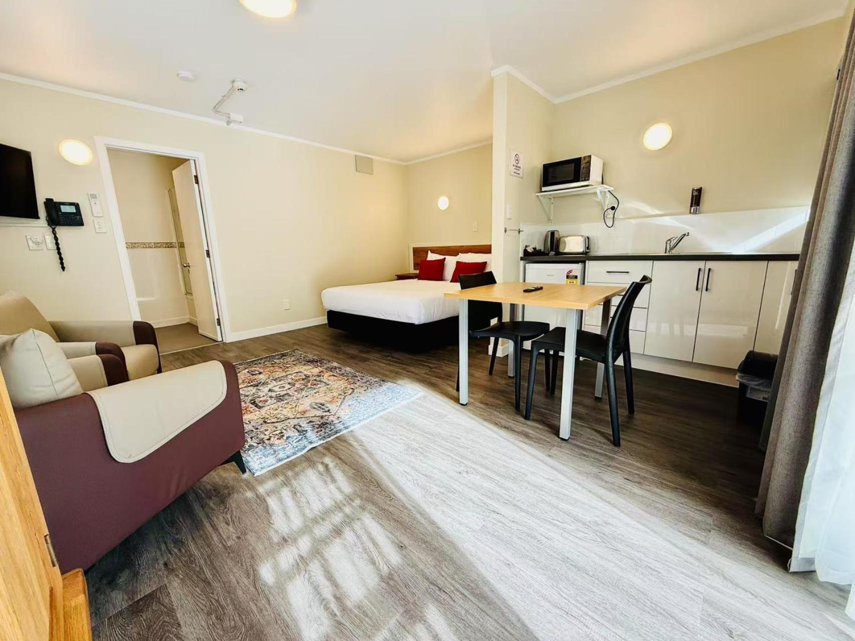 Colonial City Motel Hamilton Bagian luar foto