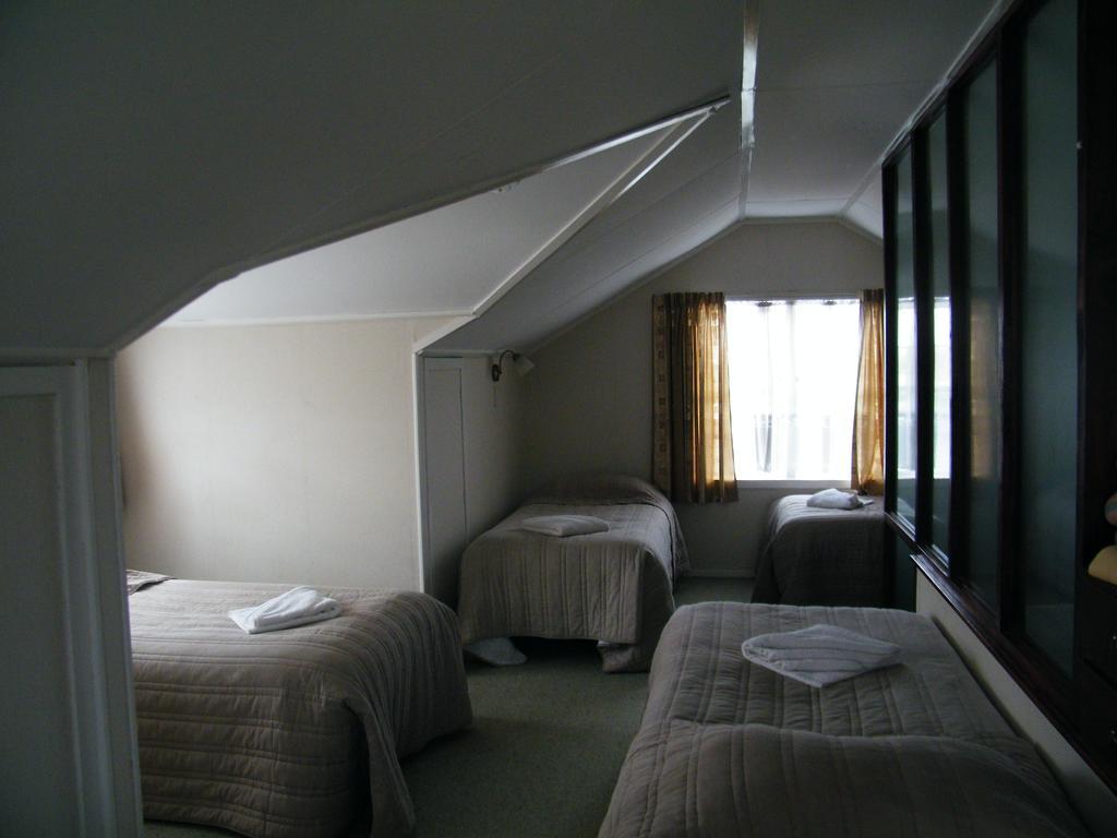 Colonial City Motel Hamilton Bagian luar foto