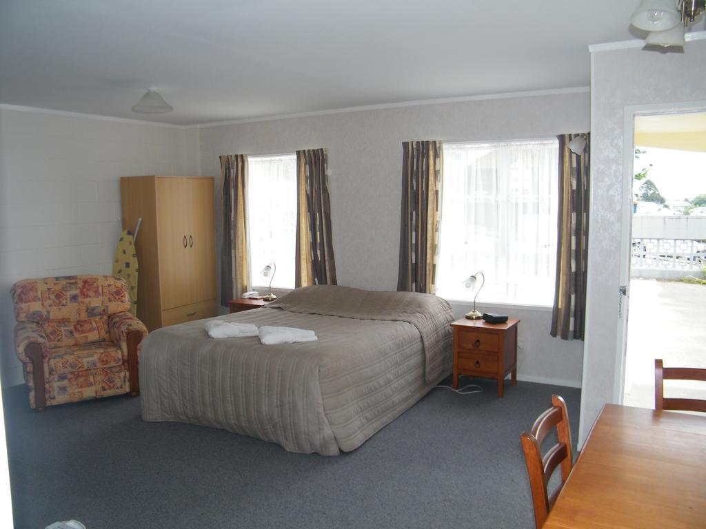 Colonial City Motel Hamilton Bagian luar foto