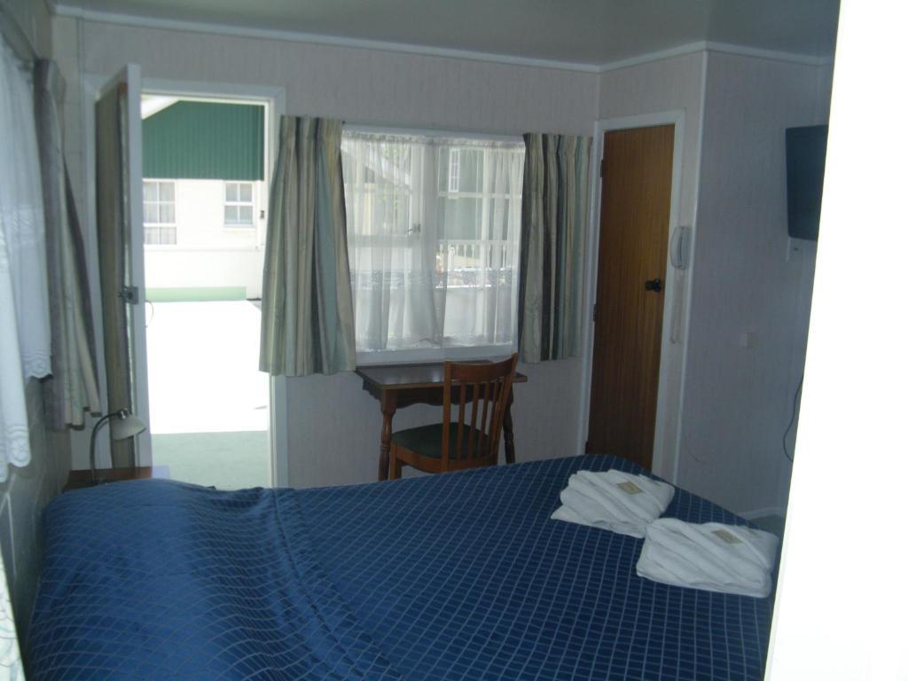 Colonial City Motel Hamilton Ruang foto